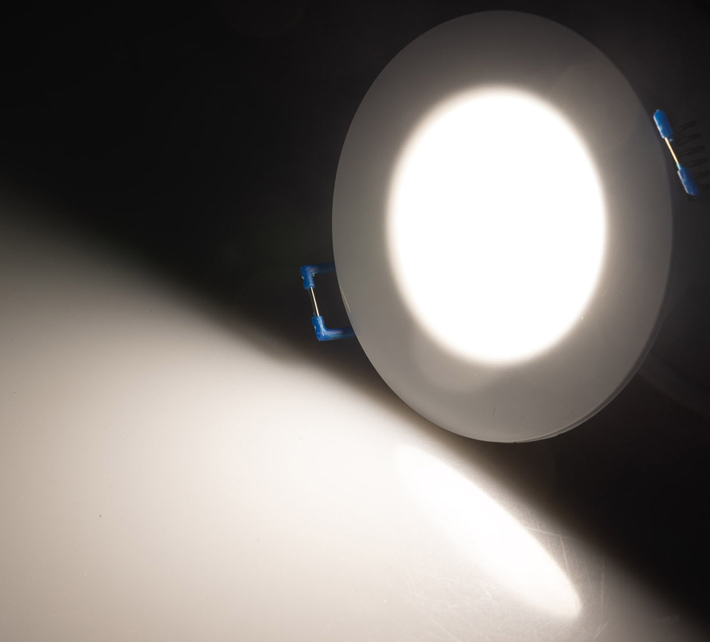 LED-Einbauleuchte, 30mm flach, IP44, 460/500 Lumen, 4,9W, 230V, Ø85x30mm, Energieeffizienzklasse E