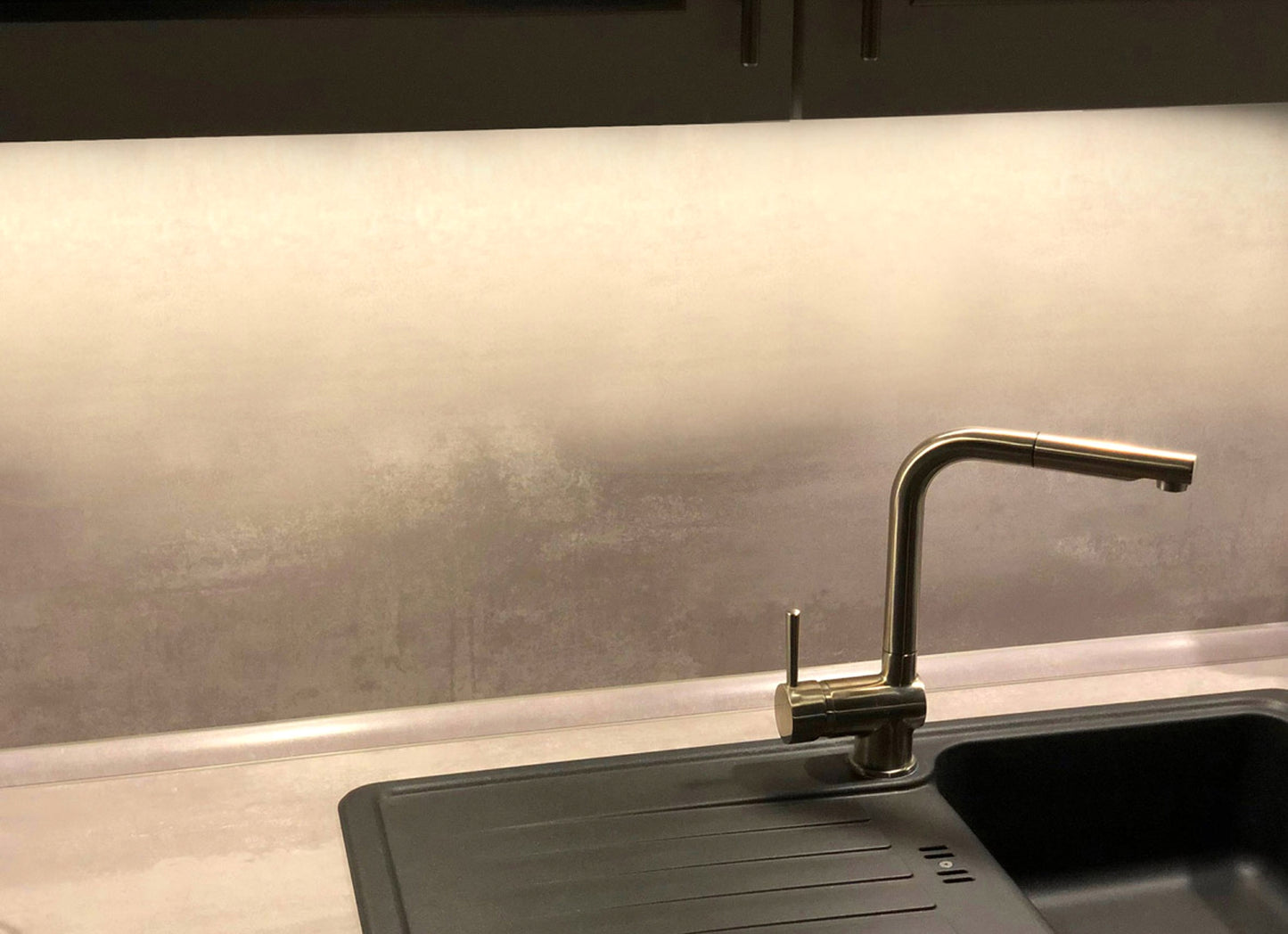 LED Unterbauleuchte 60cm, 230V, Direktbetrieb, Warmweiß/Neutralweiß, Aluminium-Gehäuse, 10W, Nicht Dimmbar, IP20, Inkl. 1,5m Kabel und Stecker