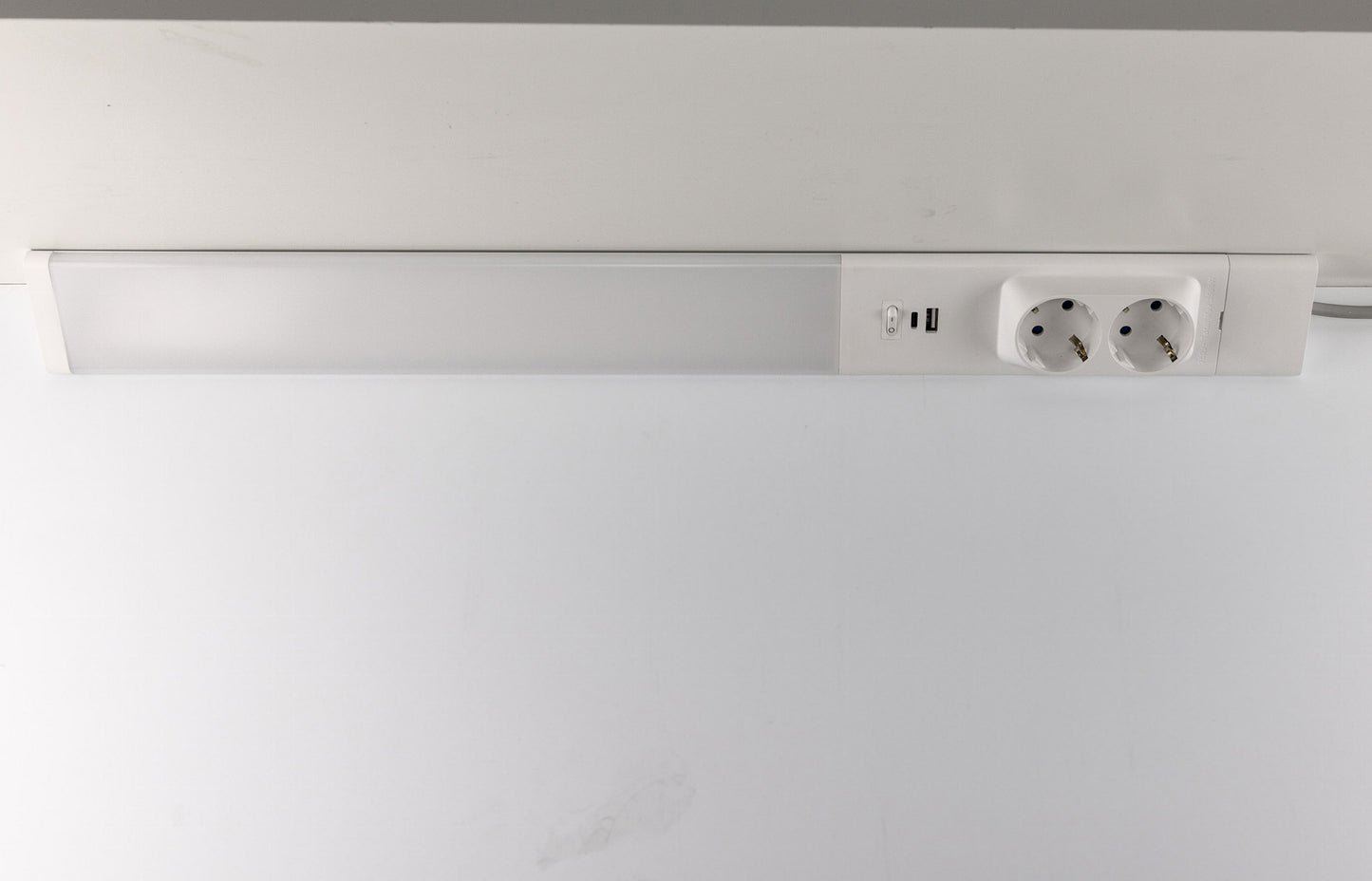 LED Unterbauleuchte weiß mit USB A+C PD, 60cm, Neutralweiß und warmweiß