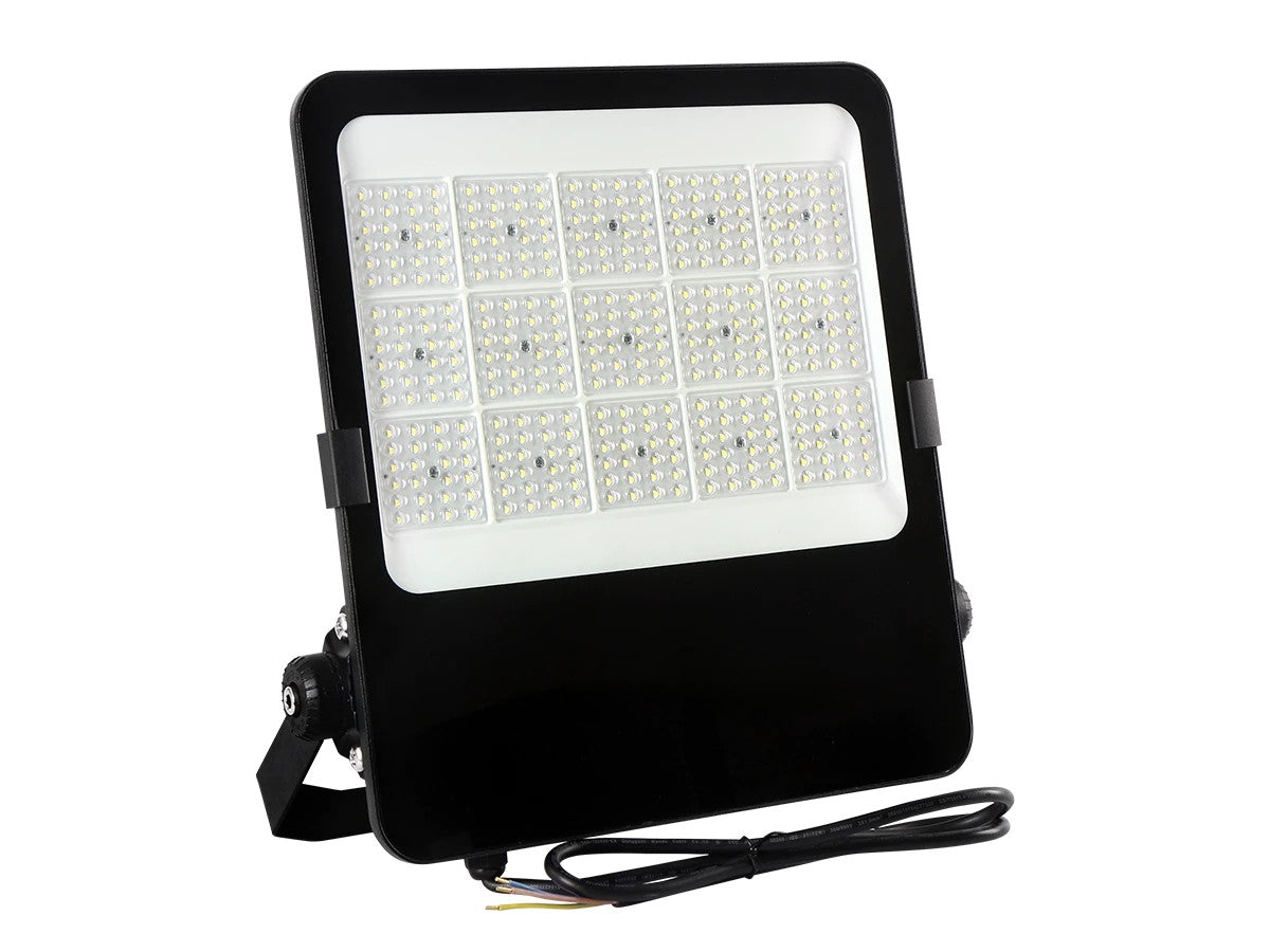 200 Watt LED-Fluter, Industrie-LED-Fluter (4000K, 28000lm, IP66) für Produktion, Parkplätze & Co.