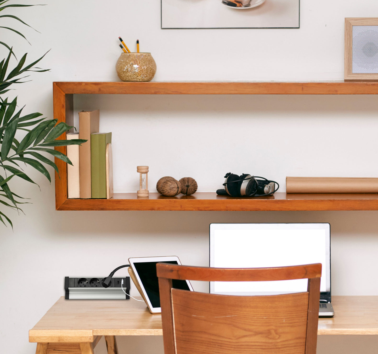 Möbel-Steckdose 3-fach  USB A und C Büro Mehrfachsteckdose Steckdosenleiste 1,8m