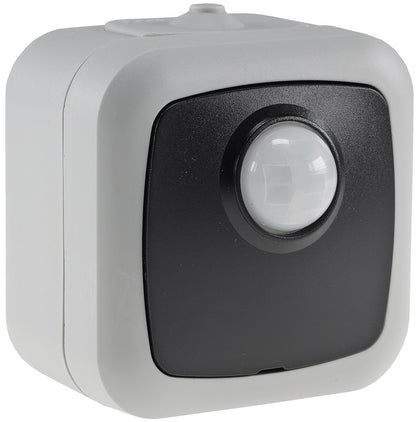 Trano Feuchtraum PIR Bewegungsmelder IP54, 250V~ 2-500W, 120°/6m, Dämmerungssensor 2-1000Lux, inkl. AP-Rahmen, grau