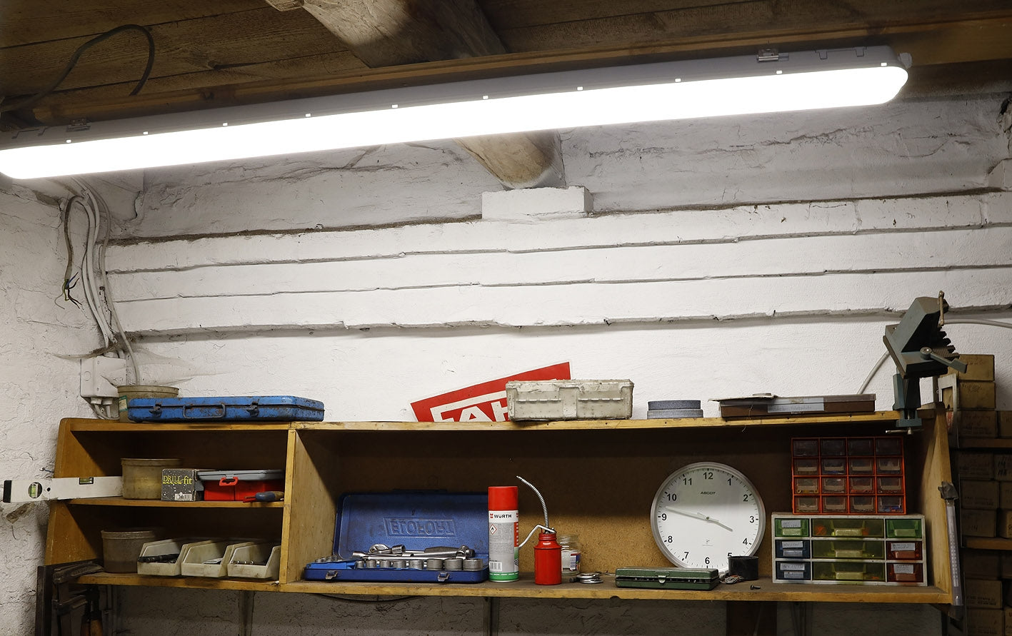 Trano LED Wand-& Deckenleuchte IP65 120cm 48W 5800lm & 150cm 56W 6600lm, 4000K Neutralweiß, Durchverdrahtung, Garage Keller Werkstatt # Achtung! Separates Sperrgut-Paket #