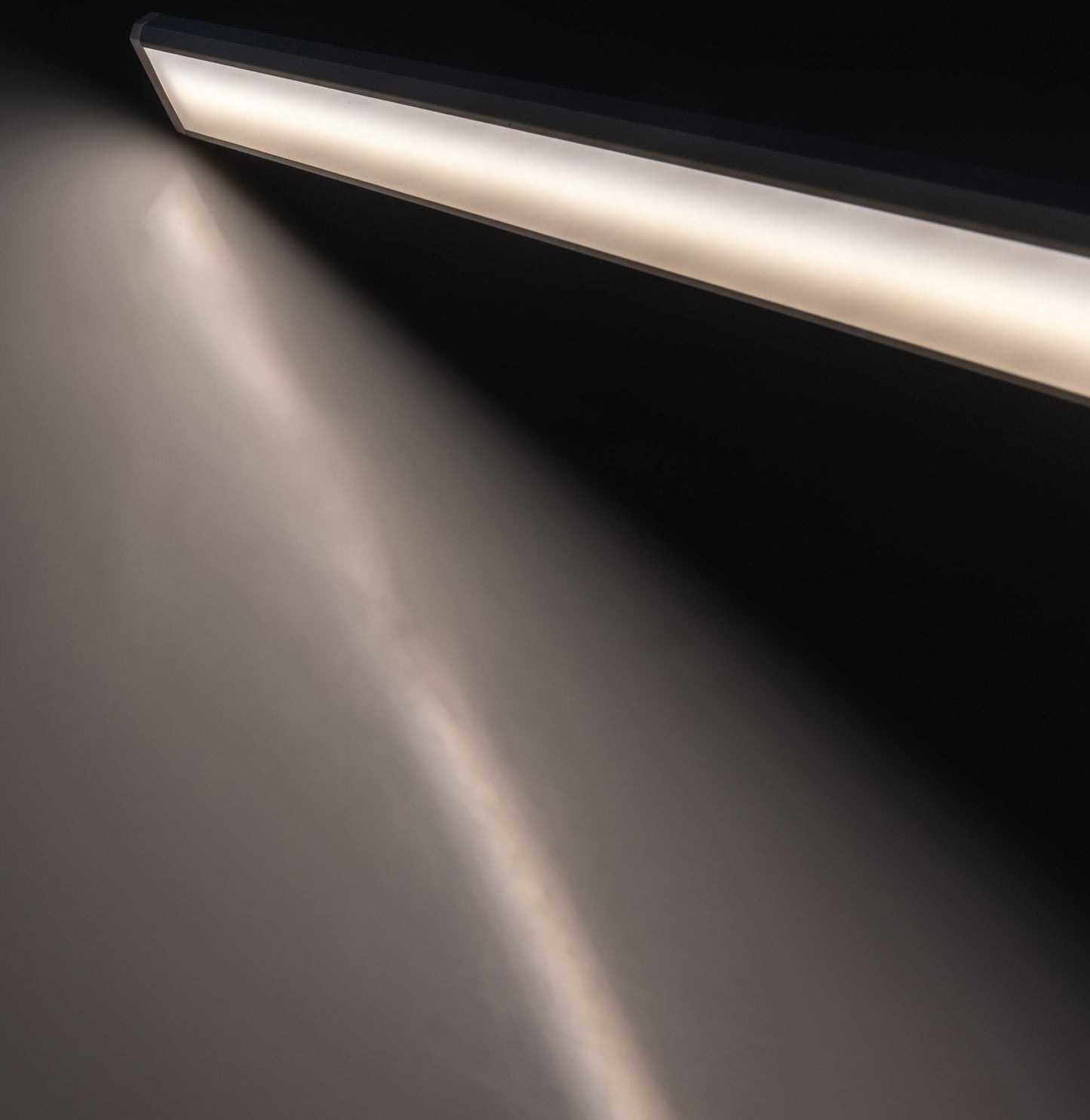 LED Unterbauleuchte 60cm, 230V, Dimmbar, IR-Sensor - Farbtemperatur einstellbar (3000-6500K)