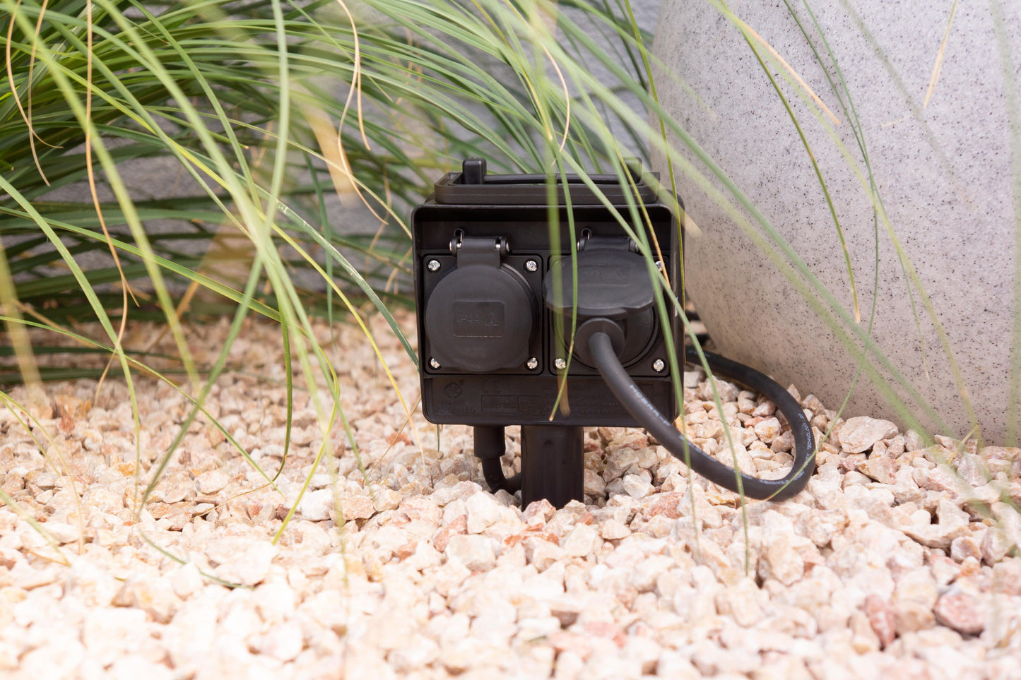 Gartensteckdose 2fach 4fach mit Erdspieß und 3m Kabel IP44