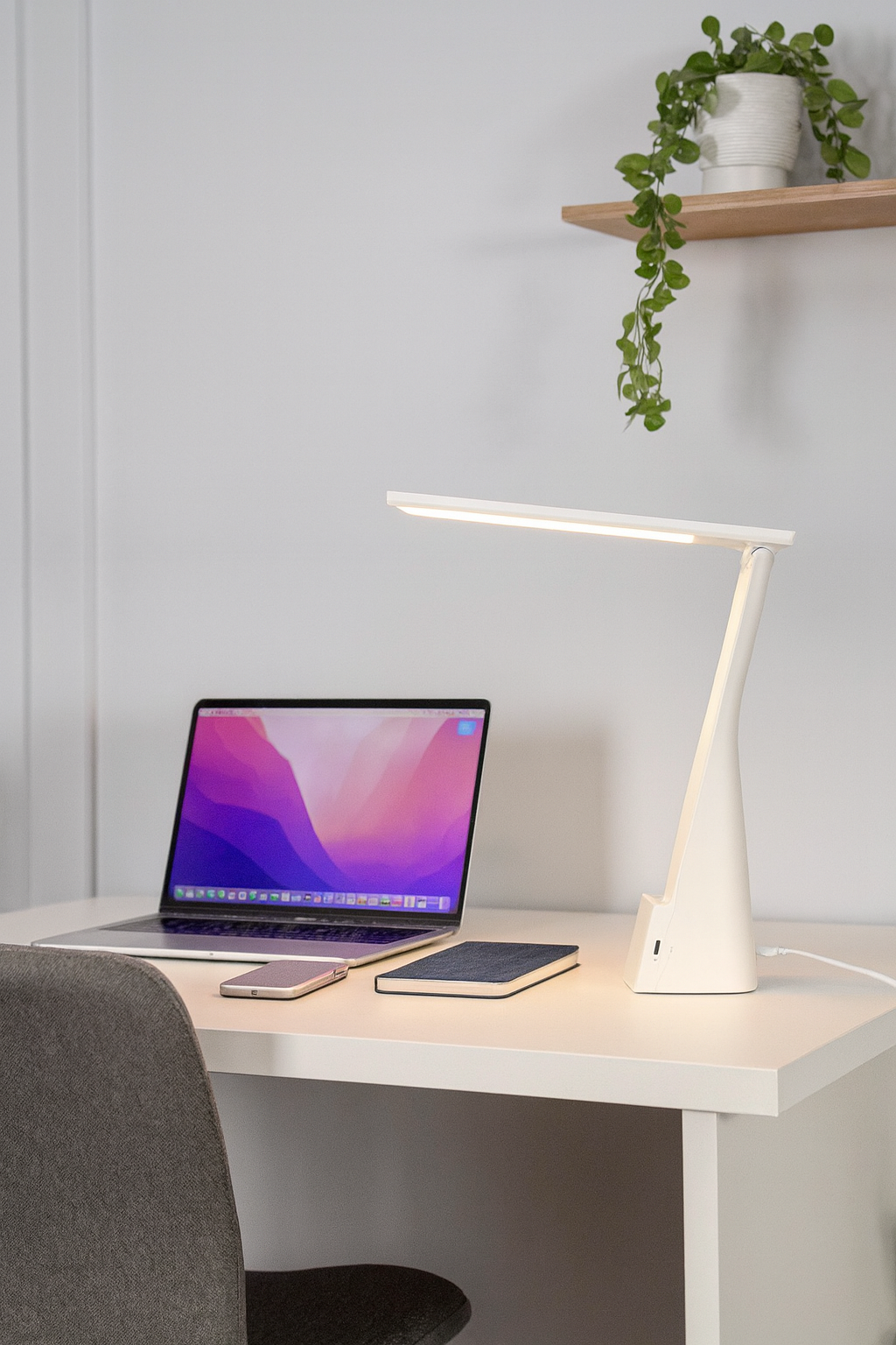 LED-Schreibtischleuchte 5W, dimmbar, USB-C, Akku, schwenkbar