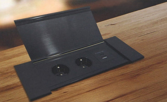 Trano Einbau Steckdose Schuko 2x mit USB A+C 3,6A, 230V, 3680W, 1,5m Kabel, Aluminium/Schwarz, flacher Rand, klappbarer Deckel