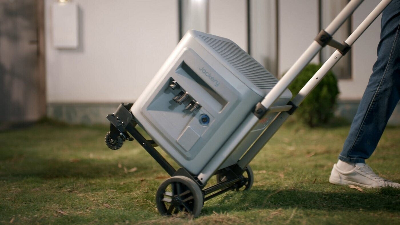 Jackery Navi 2000 Solarspeicher 2048Wh